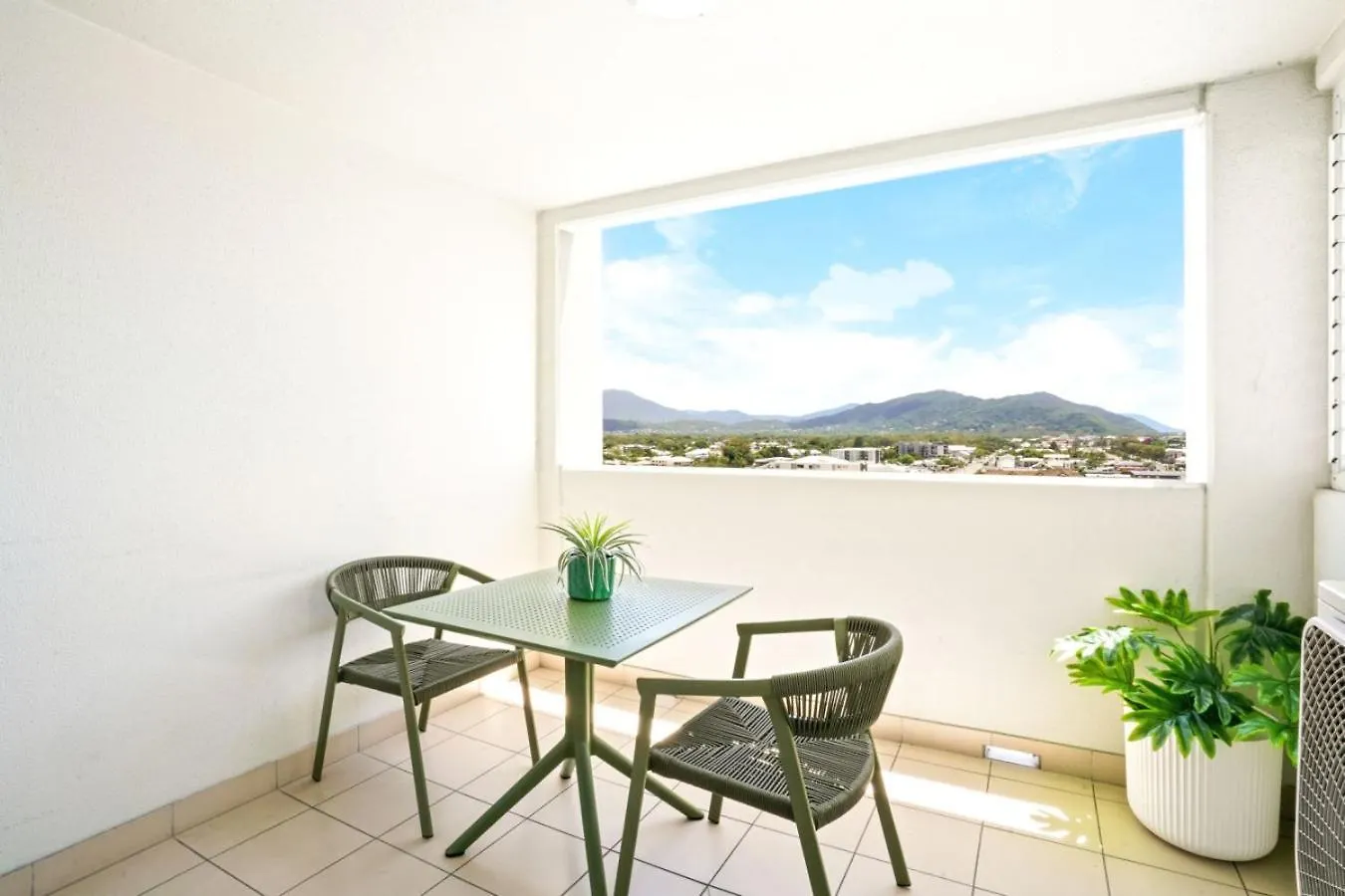 Twn Cairns Central Condo 1101 And 1102 0*,