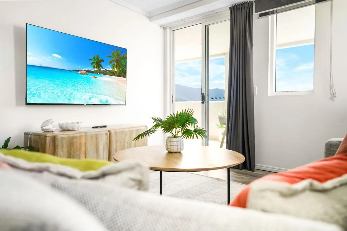 Twn Cairns Central Condo 1101 And 1102